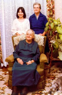 1979Grandma,Ruthie, Phuong_small